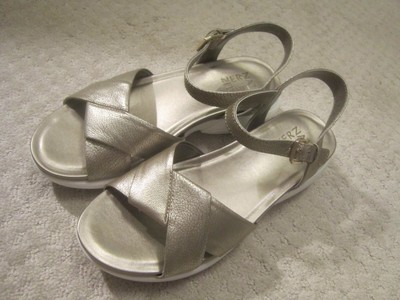 naturalizer finlee sandal