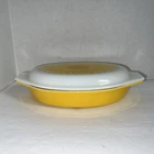 Vintage Pyrex Yellow Daisy Sunflower 1 AND  1/2 Quart Covered Casserole Dish