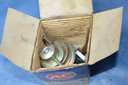 NOS Opel Kadett Fuel Pump Engine Mechanical GM AC 816021 816 021 OEM 5 506 900 - Picture 2 of 10