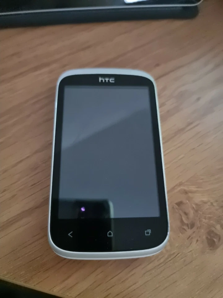 HT Desire C - 4GB - White (Unlocked) Smartphone - Image 2 of 4