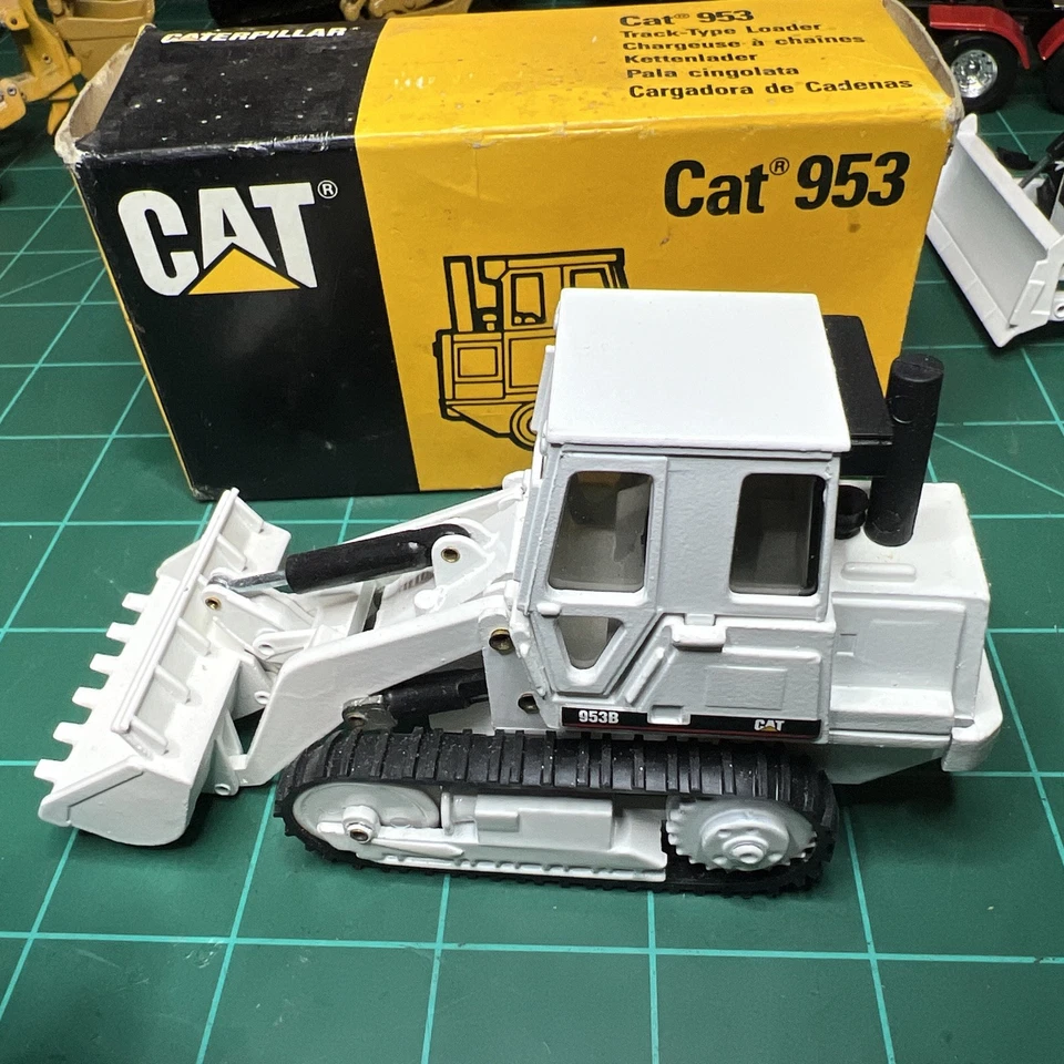 Caterpillar Cat 953B Track Loader - NZG 1:50 Scale Diecast #223 White - Image 3 of 4