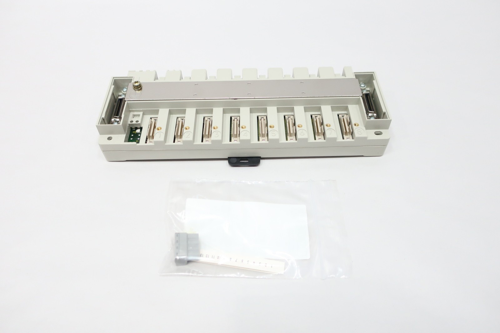 Siemens 6FC5211-0AA00-0AA0 Chassis Module