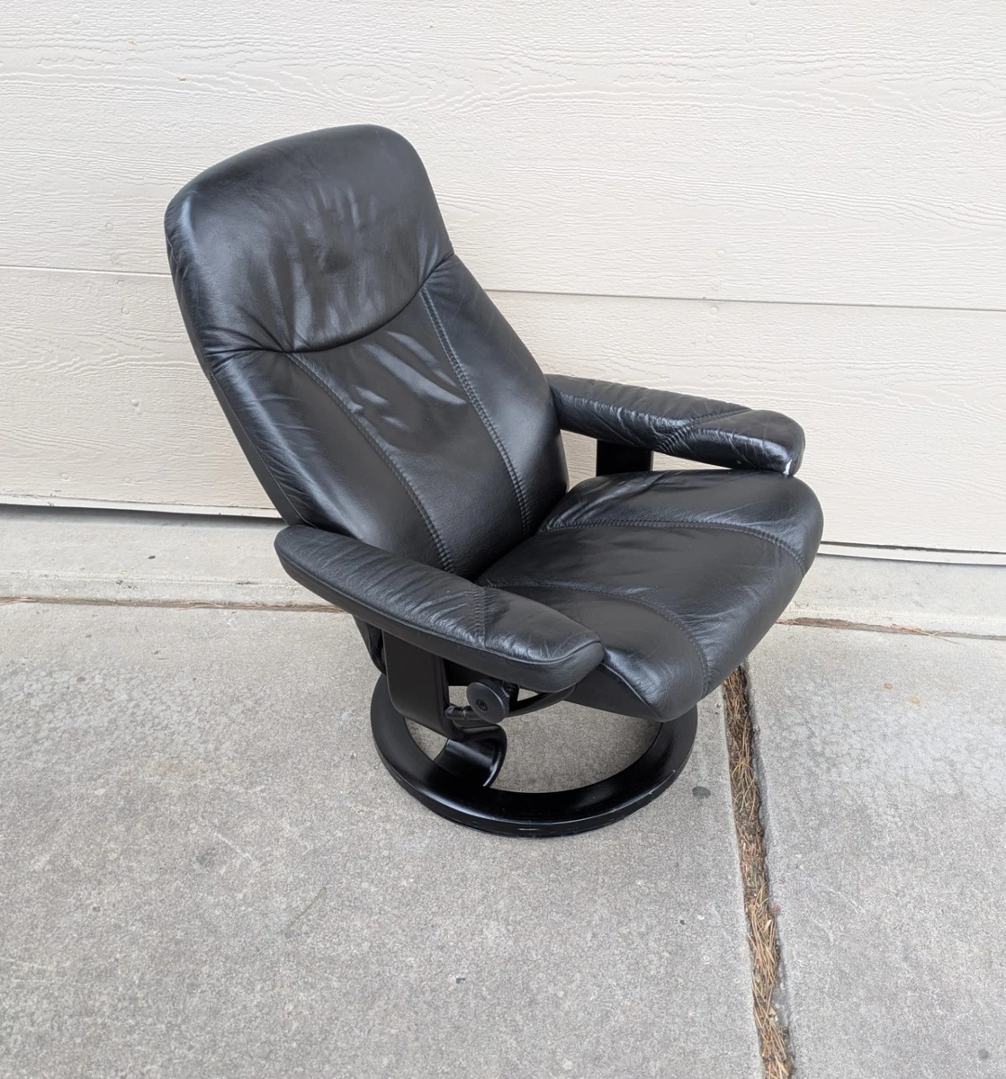 Ekornes Stressless Consul Black Leather Recliner Lounge Arm Chair