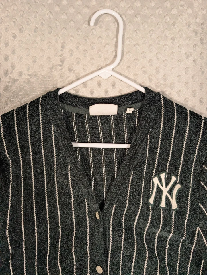 Cárdigan Kith Niños Pequeños Niños 10/12 MLB New York Yankees Boucle Verde Cazador Foto 4 de 4