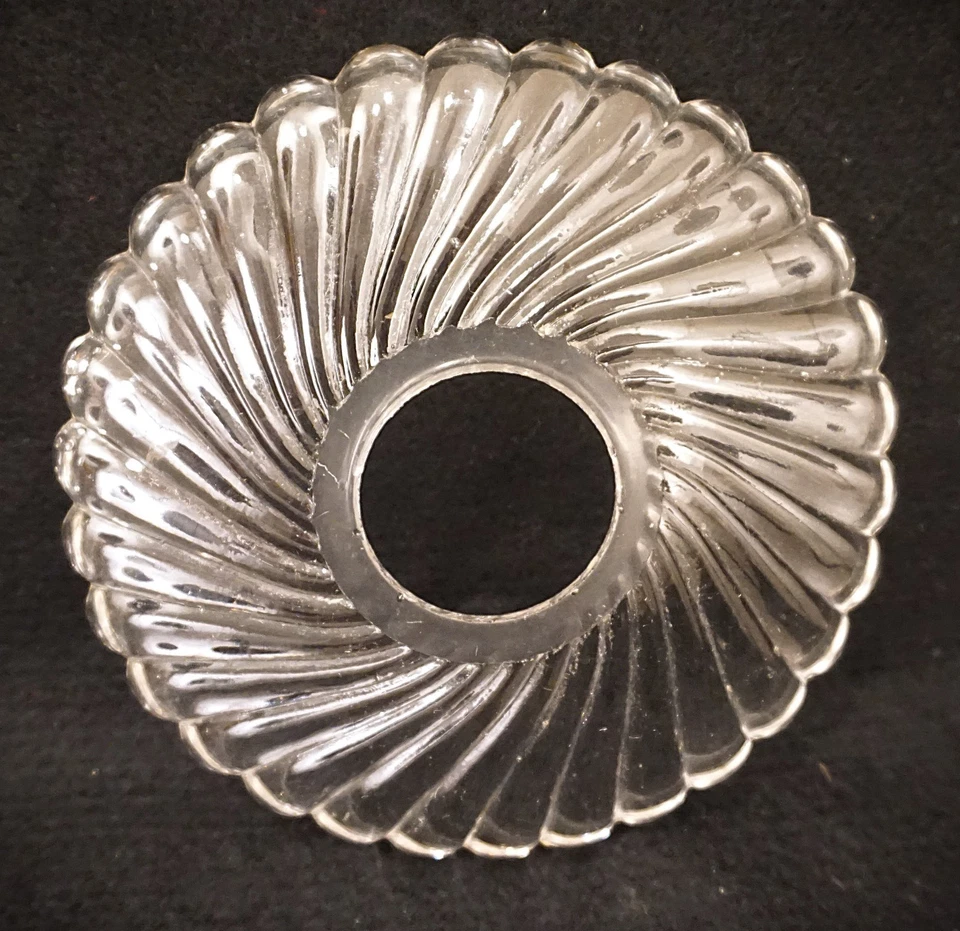 Araña de Baccarat Cristal Cuerpo Central Plato Parte 6.75" Ancho Foto 3 de 4