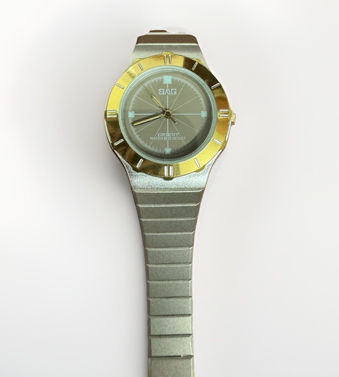 JAPAN GENUINE VINTAGE ORIENT LADIES SILVER COLOR DIAL WATCH Diver