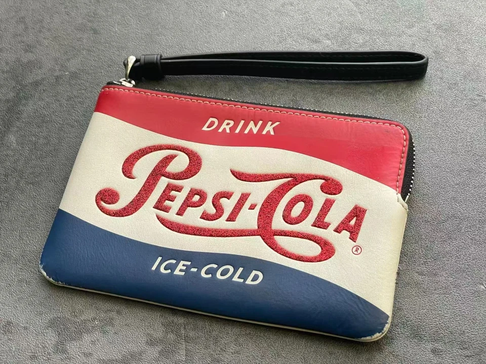 Coach x Pepsi-Cola F25865 РЕДКАЯ ограниченного тиража кожаный угловой молнии кошелек с ремешком - Изображение 2 из 4