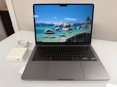 2022 Apple MacBook Air 13.6