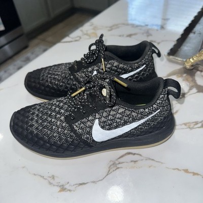 EUC Nike Roshe Two Flyknit 365 Sneakers Black & Grey Quilted Womens 5.5