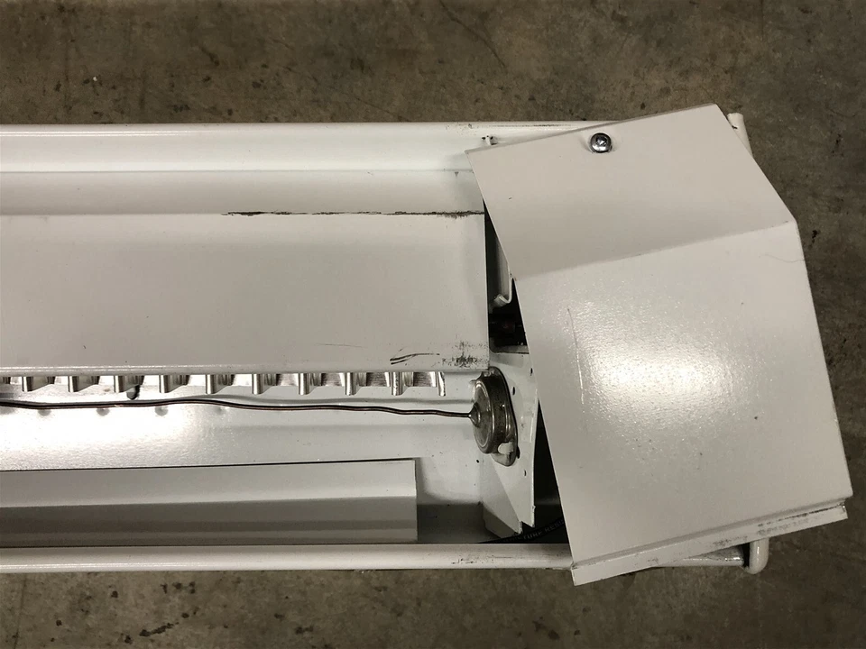 Calentador de zócalo King Electric 5K1212BW 5 ft 120 V K - 1250 W, blanco Foto 4 de 4