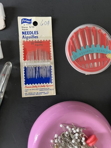 Vintage Sewing Supply. Neeles, Treaders, Elastics, Buttons, Pin Cushions, Magnet - Picture 15 of 16