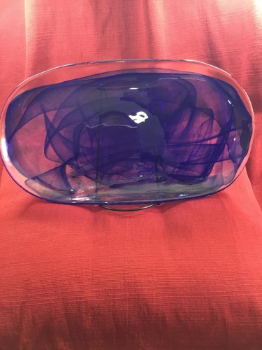 CLEAR GLASS AND COBALT BLUE LAYERS & SWIRL MARKS IN THE LARGE OVAL TRAY W/ RIM‼️ - Picture 3 of 12