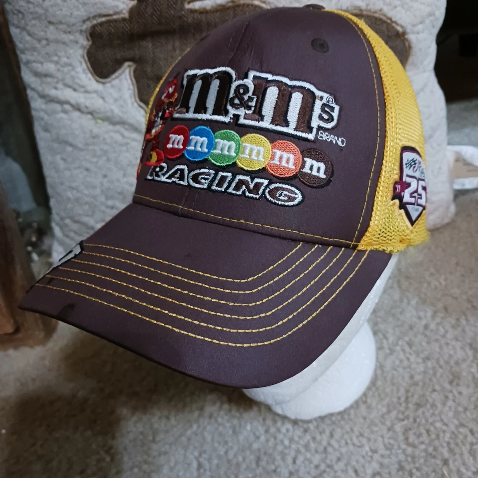 Gorra Kyle Busch Joe Gibbs Racing 25th Anv Team emitida M&M's 18 Toyota Team NASCAR Foto 2 de 4
