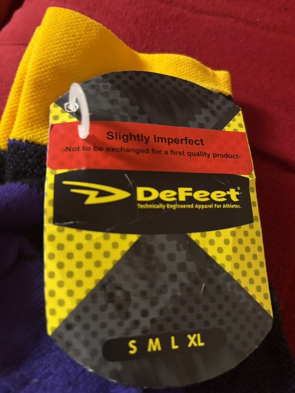Defeet Air-E-Ator Athletic Socks-Slightly Imperfect-New W/Tag-Size Small