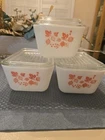 PYREX 2 -1.5 Pt  GOOSEBERRY REFRIGERATOR DishesLIDS  WITH 1- 1.5 Cp Lid Dish