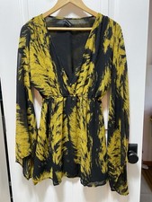 Pretty Little Thing Sheer Knee Length Long Sleeves Size 8 Women’s