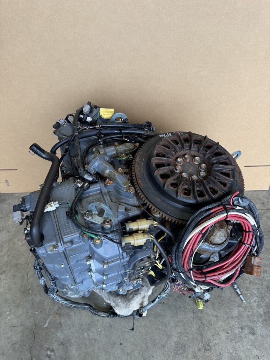 2013 Suzuki Outboard DF 300 Cylinder Block / Crankcase 11301 2013 Suzuki Outboard DF 300 Cylinder Block / Crankcase 11301