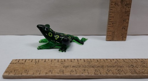 GREEN GLASS FROG - FIGURINE - Green with Black and Yellow Spots - Glass - Bild 3 von 11