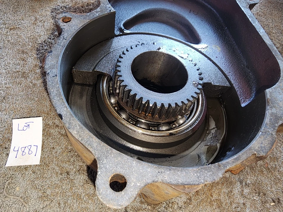 Vintage Briggs & Stratton 16HP Engine Parts Accessories Synchro Balance Assembly - Image 3 of 4