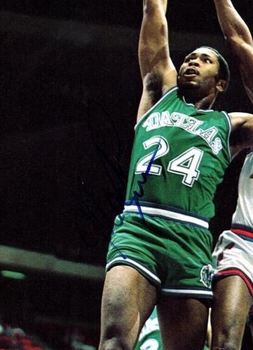 MARK AGUIRRE signed Autographed 1986 Hoop MagazinE Beckett #BB19910 - Picture 2 of 3