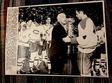1969 STANLEY CUP PHOTO JEAN BELIVEAU ACCEPTS CUP YVAN COURNOYER NHL HOCKEY AHL