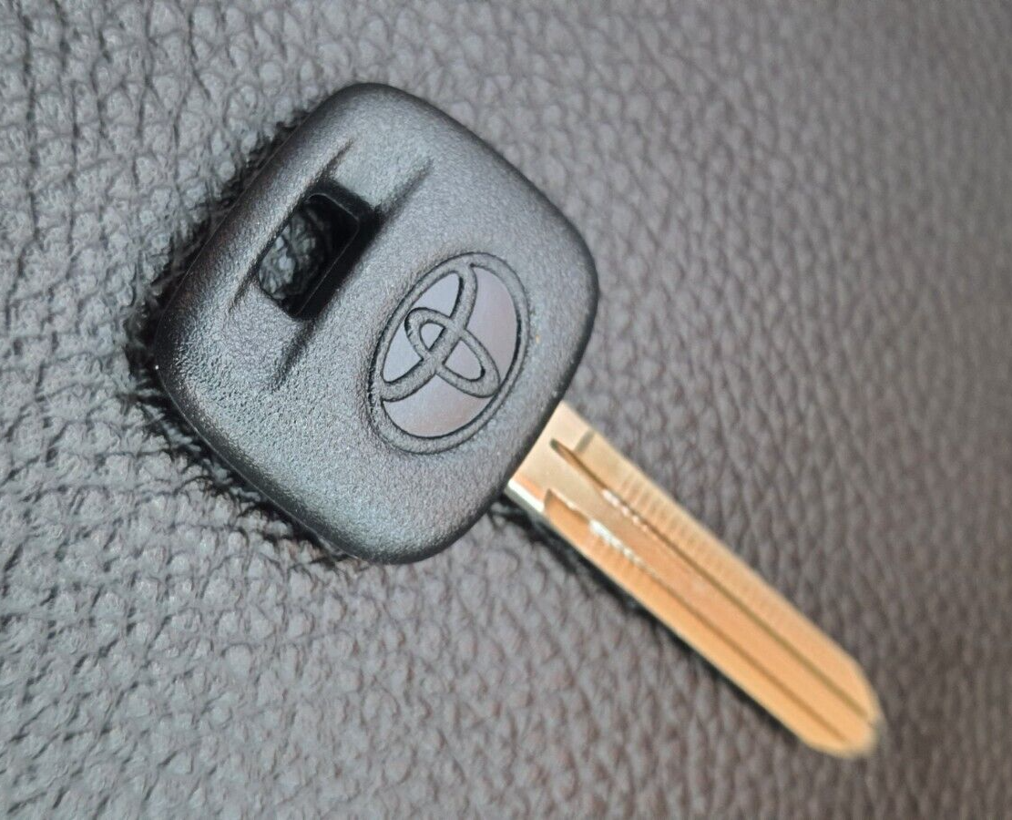 NEW GENUINE PARTS TOYOTA SPARE KEY UNCUT NON CHIP BLANK KZH 100