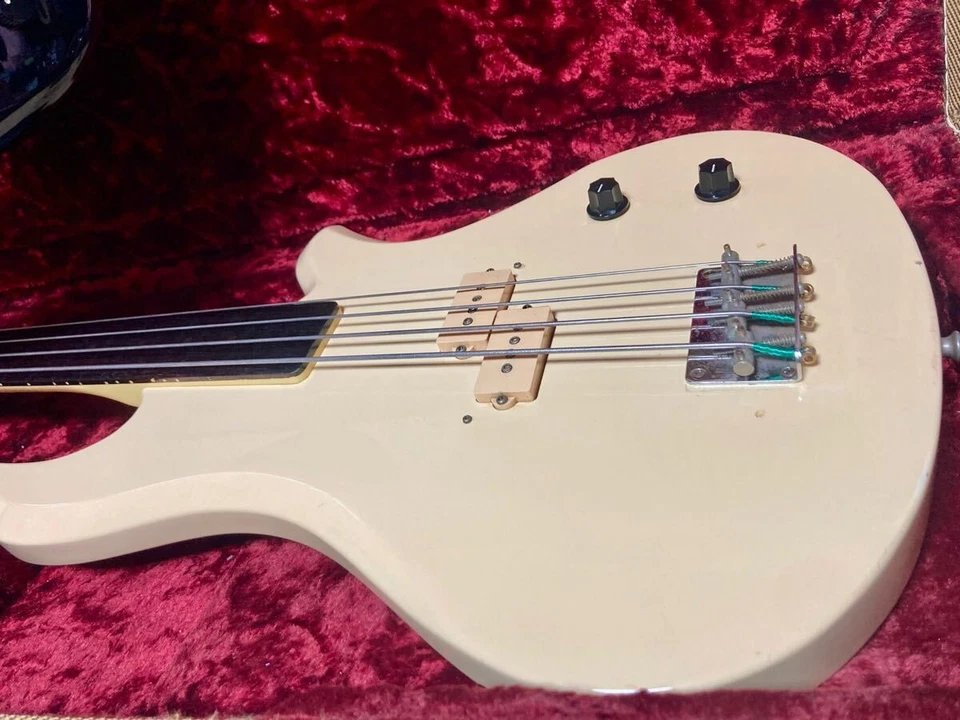 B.C.RICH N.J. Series EAGLE BASS Fretless Mod White E-Bassgitarre Gebraucht - Bild 2 von 4