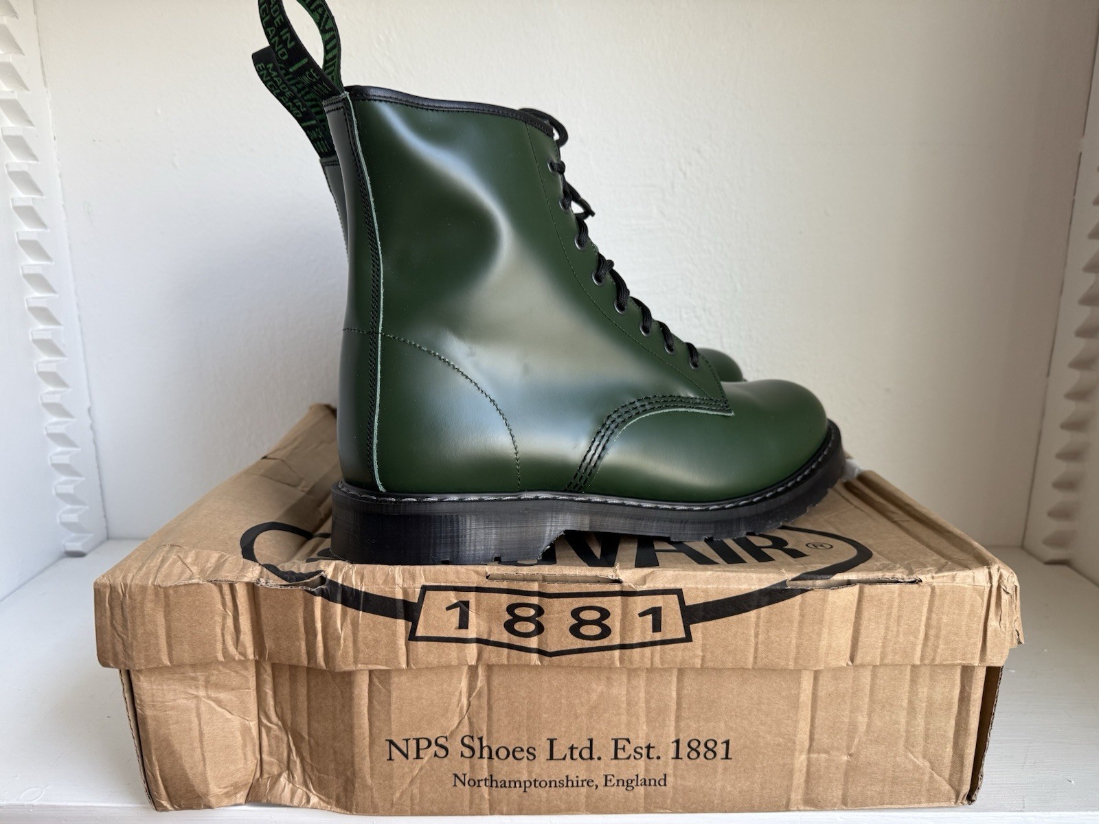 SAOLA Stivali derby Solovair Classics 8 occhielli verde lucido Solovair suola originale fumo