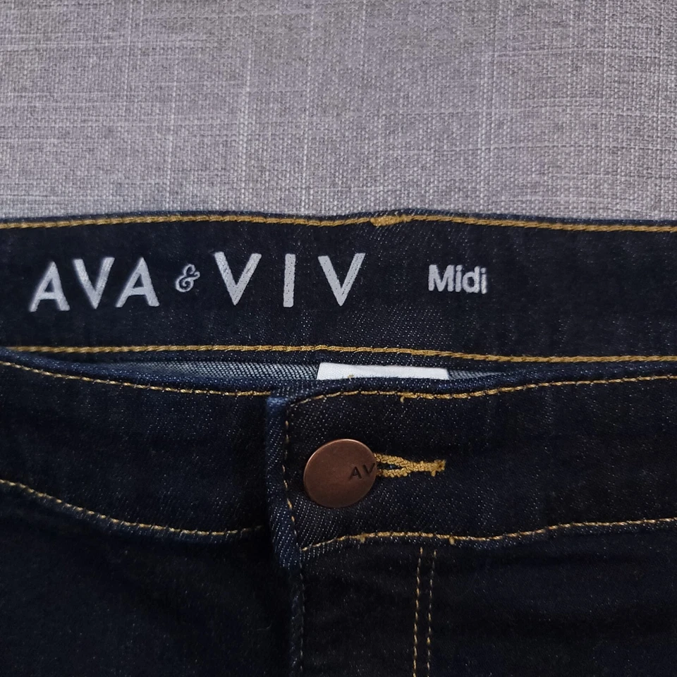 Ava Viv 女式弹力迷笛袖口下摆深蓝色牛仔裤短裤,尺寸 20W — 第 2/4 张图片