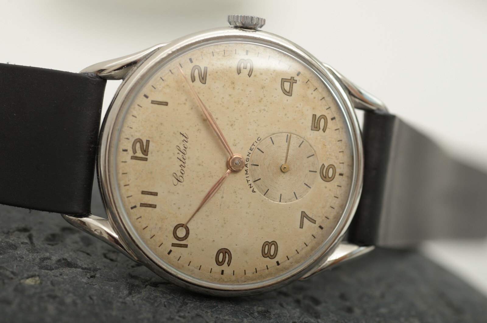 Cortebert Antimagnetic Vintage! Jumbo 38mm Bauhaus Koffer! Kaliber 677 !