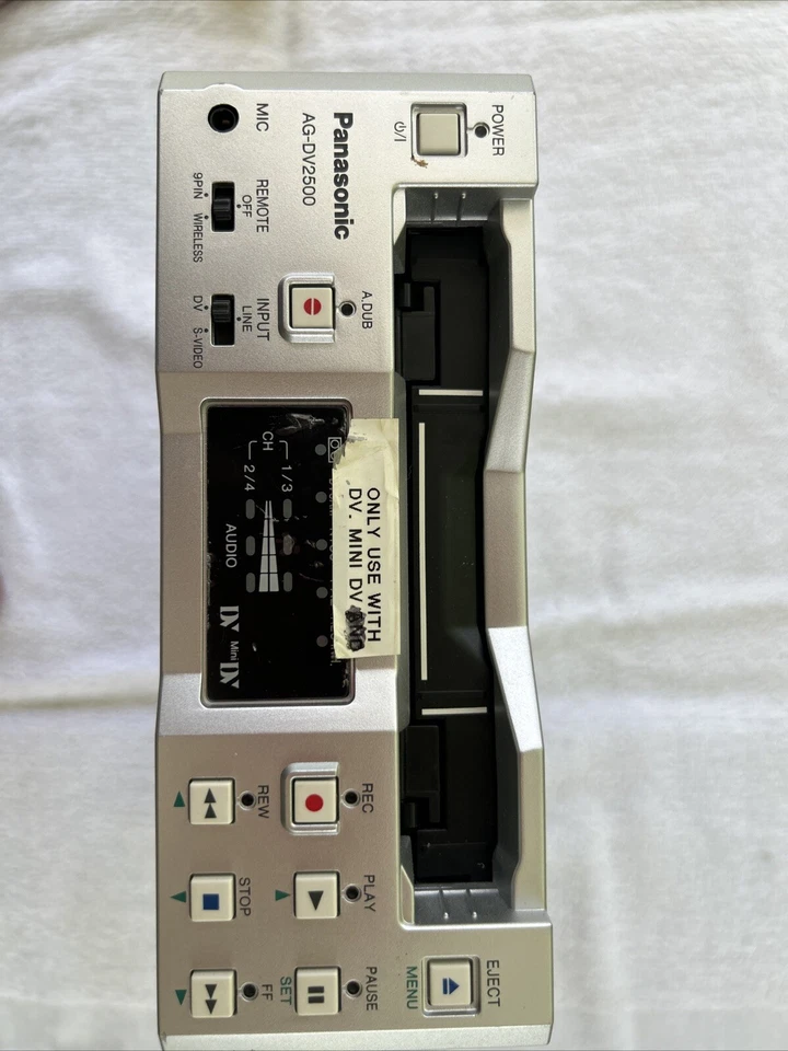 Panasonic AG-DV2500P NTSC/PAL - Image 4 of 4