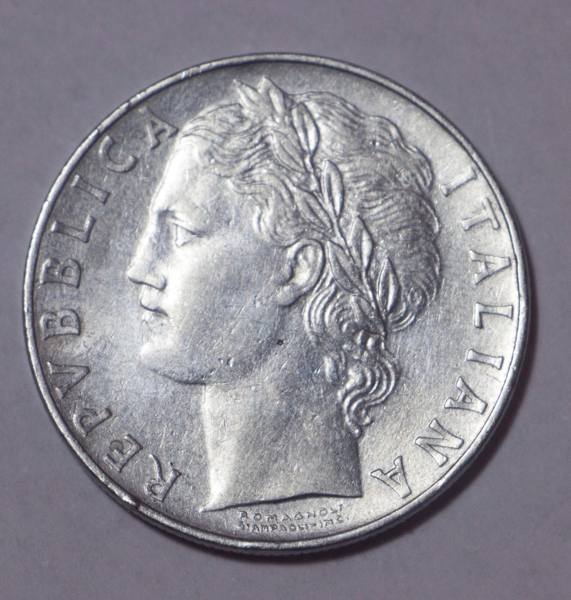 希少 1957年イタリア旧コイン(REPVBBLICA ITALIANA L.100) 100リラコイン