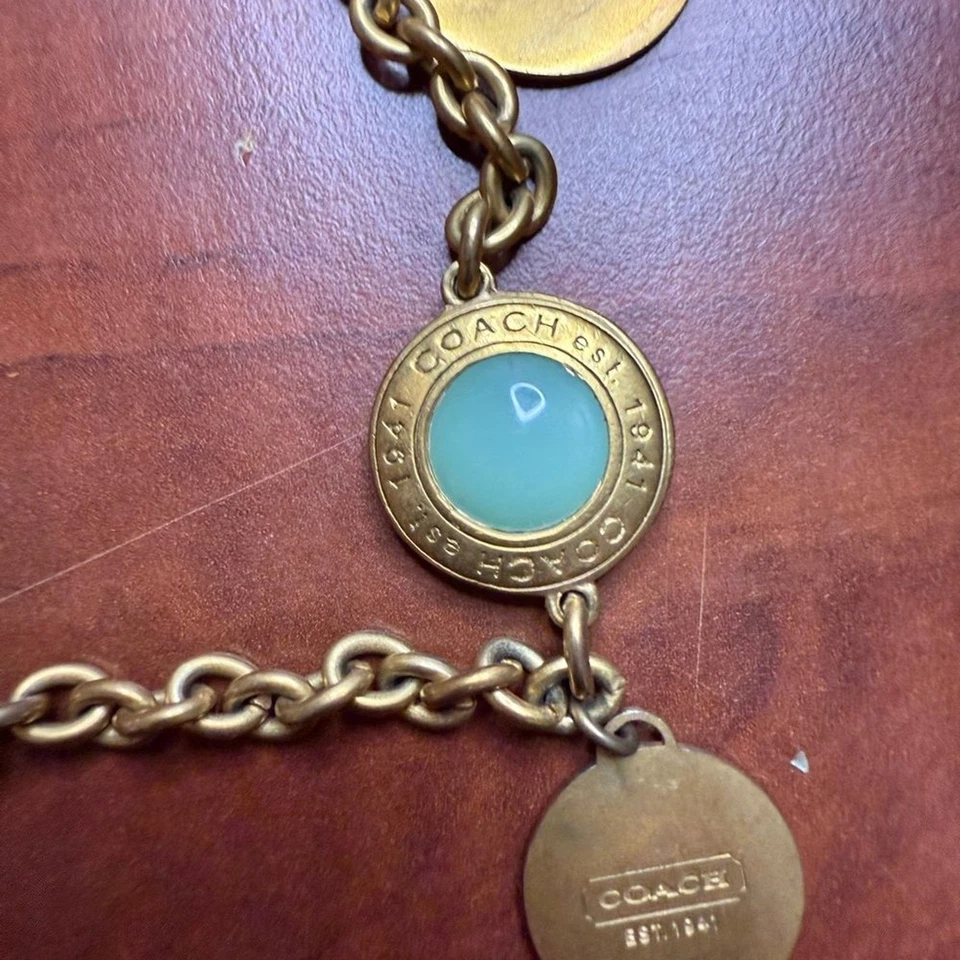 Collar medallón amapola vintage Coach cadena con logotipo de varias piedras (RARO) Foto 4 de 4