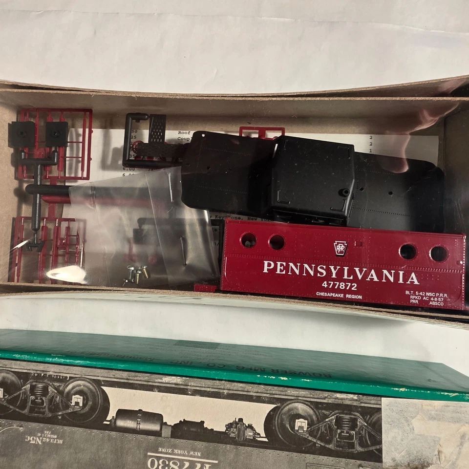 Vintage Bowser HO 477872 Pennsylvania N-5c Port Hole Caboose Kit #54014 - Image 3 of 4