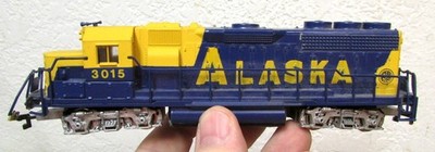 vintage alaska Railroad model train 3015 locomotive bachmann, great decor train