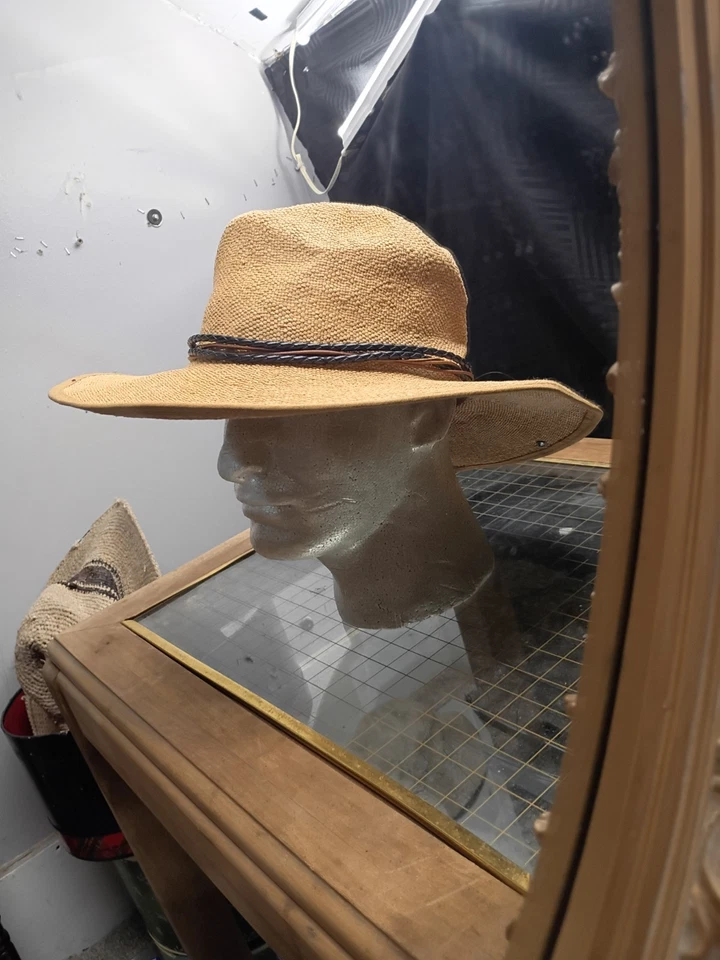 Sombrero para el sol Peter Grimm “Pura Vida” ala ancha de paja con banda trenzada y acento de cuentas Foto 4 de 4