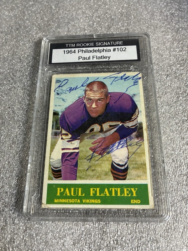 1964 Philadelphia Paul Flatley #102 Autographed Rookie Card - Encapsulated