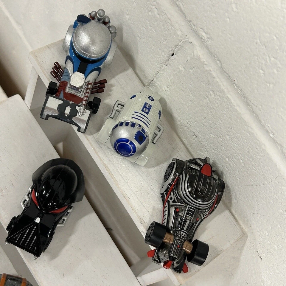 Hot Wheels Star Wars Character Cars Carships Lot of 6 Disney Darth Vader R2D2 - Image 4 of 4