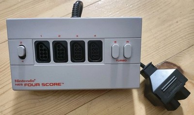 NES Four Score 4 Spieler Controller Adapter  