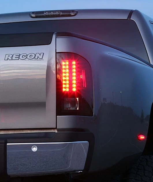 Chevy Silverado 2007-2013 freno trasero y luces traseras ahumadas inversas con bombillas LED Foto 4 de 4