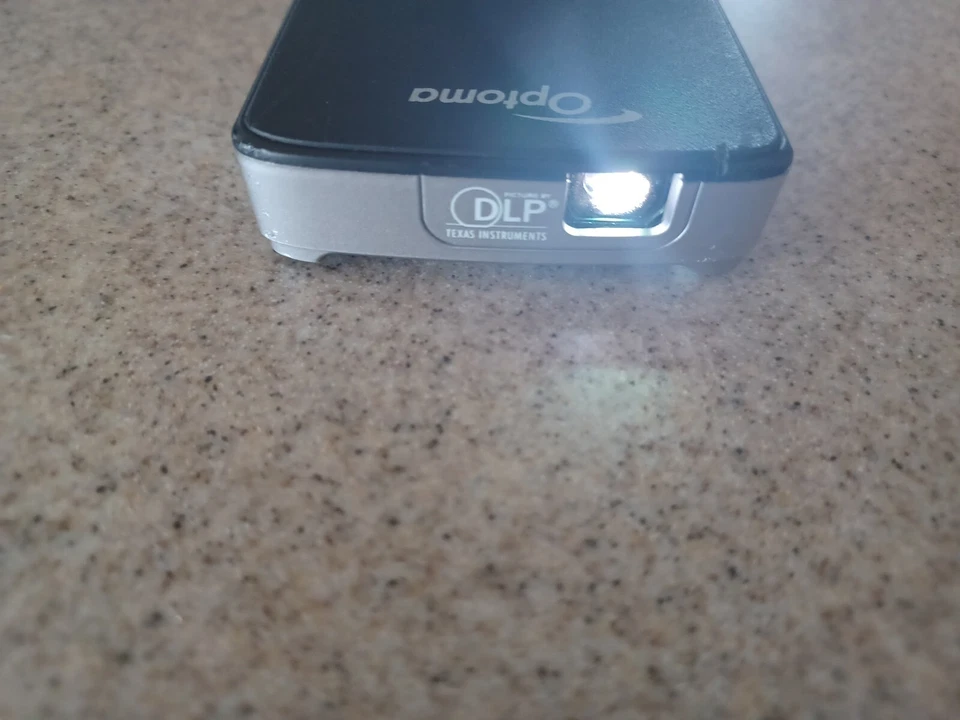 Optoma PKA21 WVGA DLP Portable LED Pico Projector (no charging cord) READ!! - Image 2 of 3
