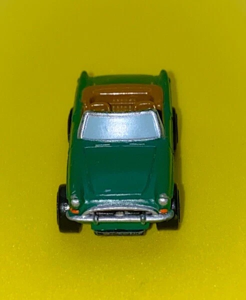 Vintage Micro Machines Sunbeam Alpine Tiger Car Green Tan Seats 1996 LGTI - Image 2 of 4