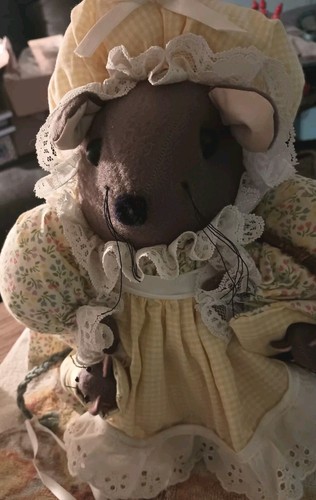 Mother Mouse Carrying Her Babies (Handmade) Vintage Stuffed Mice - Picture 4 of 16