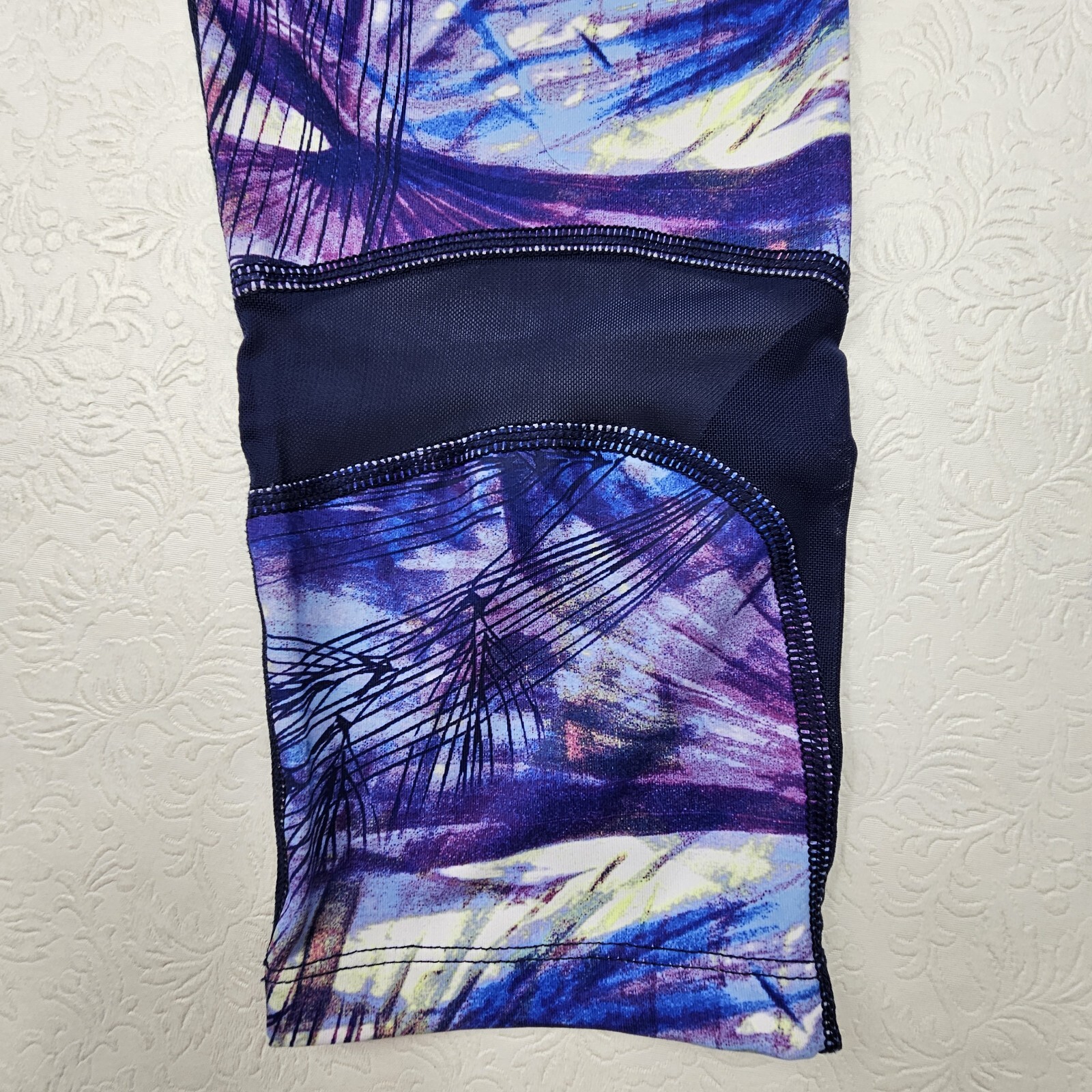 Layer 8 Performance Activewear Capri Leggings Wom… - image 7