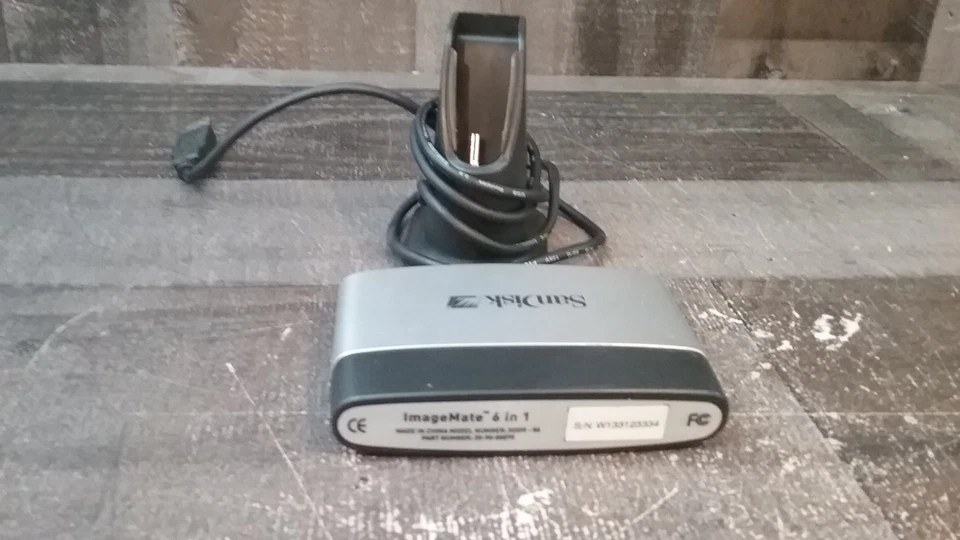 SanDisk ImageMate 6-in-1 USB 2.0 Hi-Speed Card Reader SDDR-86 With Portal Stand - Image 4 of 4