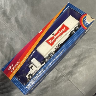 Siku Eurobuilt 1:55 Mack Truck and Trailer Budweiser Diecast Opening Hood