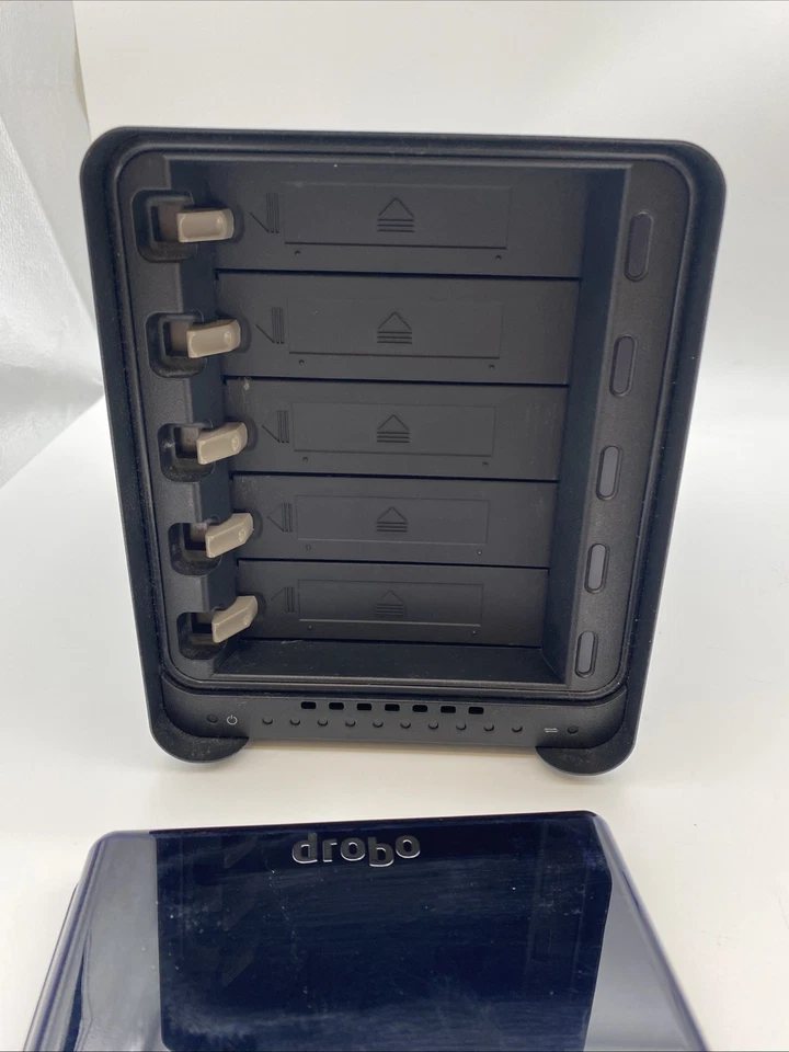 Drobo 5D (DRDR5-A) 5-Bay Direct Attached Storage DAS – USB 3.0 + Thunderbolt 2 - Image 2 of 4