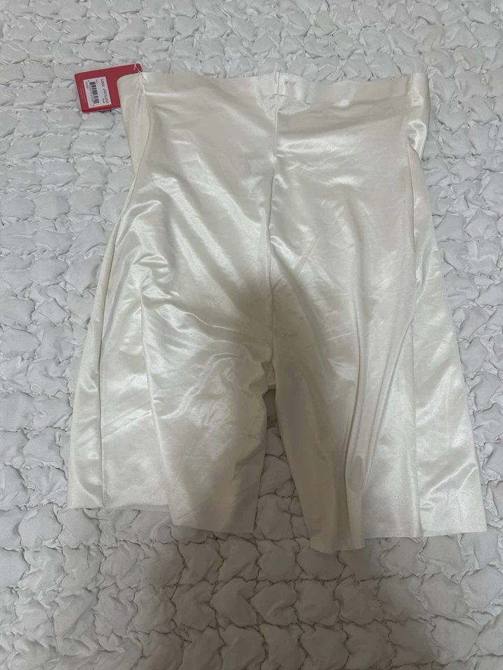 Short SPANX formato cetim tamanho grande novo com etiquetas - Imagem 4 de 4