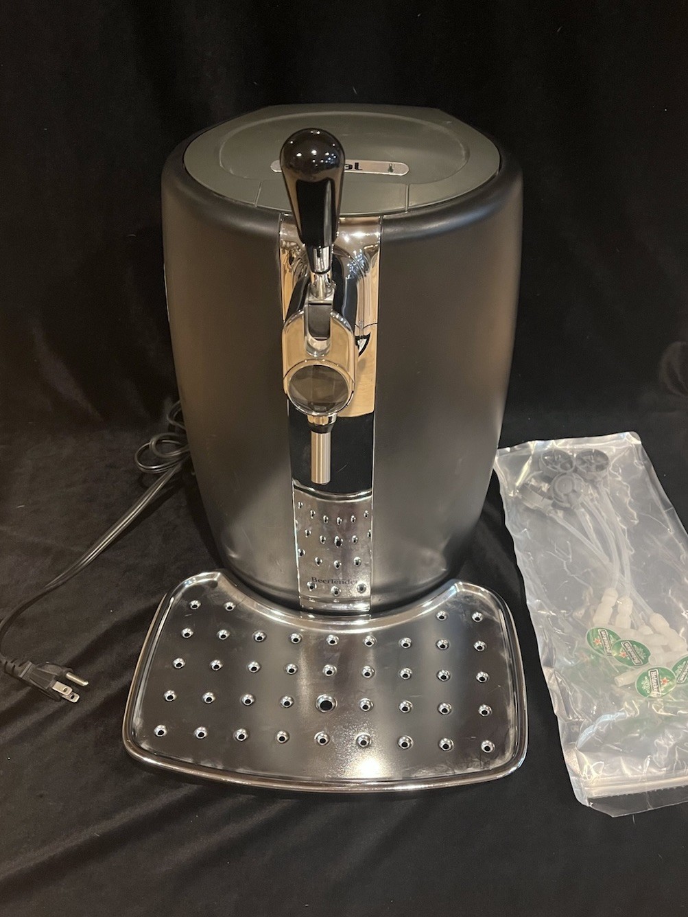 KRUPS beertender VB21 keg beer dispenser tap Heineken