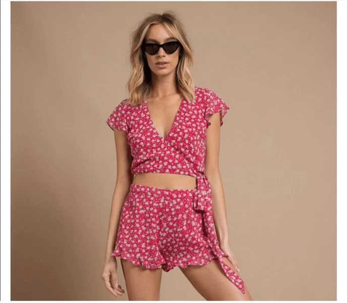 Tobi floral print ruffle shorts hi rise red medium festival concert travel pinup - Image 3 of 4